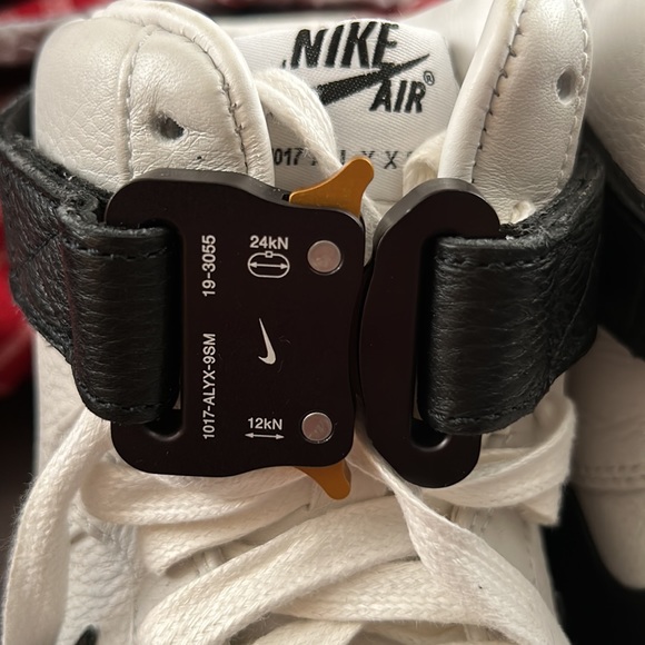Nike 1017 ALYX 9SM x Air Force 1 high - Picture 3 of 10